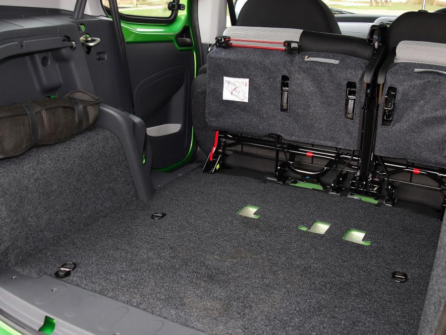  Fiat Qubo 2009 года  (UK) (фото 2 из 16)